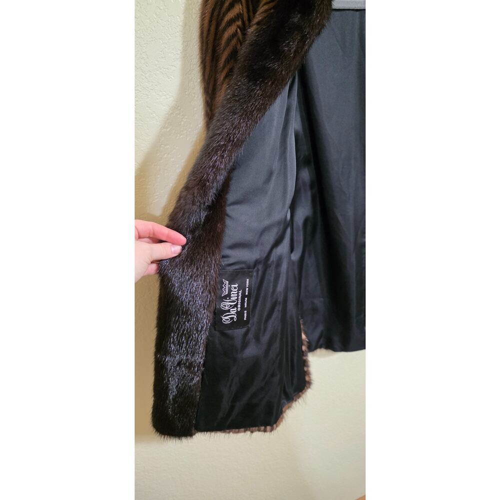 DaVinci Authentic Vintage Mink Coat with Chevron Pattern - Very Soft Fur - Picture 6 of 11